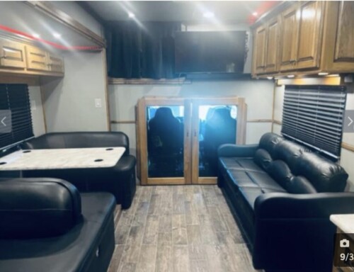 2022 Peterbilt 379 5150 Toterhome, 41K Miles, X-15 Cummins 565HP, 18 Speed Automatic, Awesome Coach - Image 18